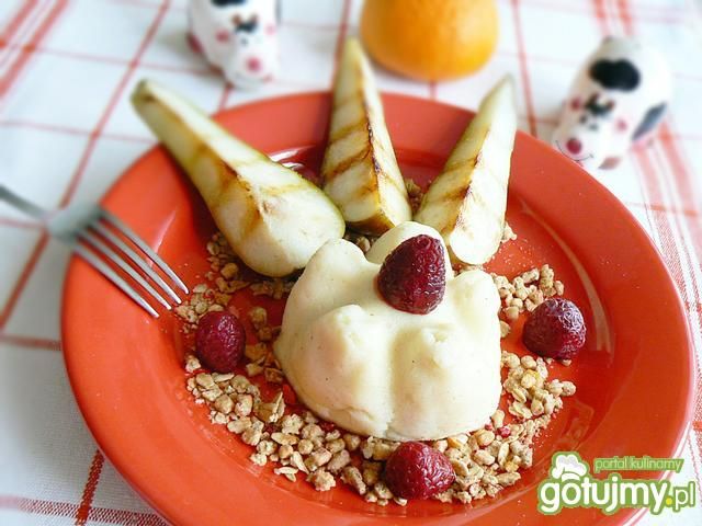 Sojowa manna z grillowaną gruszką