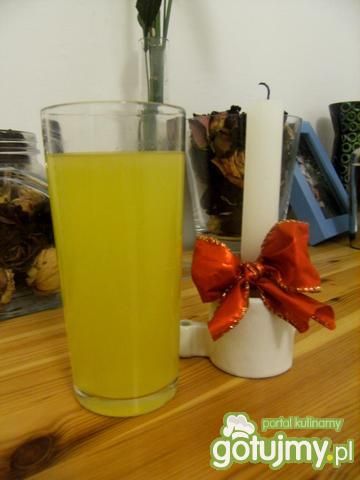 Sok ananasowy z białym winem