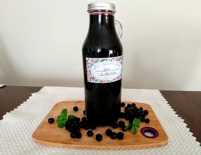 Sok z aronii z wanilią i kardamonem Sok z aronii z wanilią i kardamonem