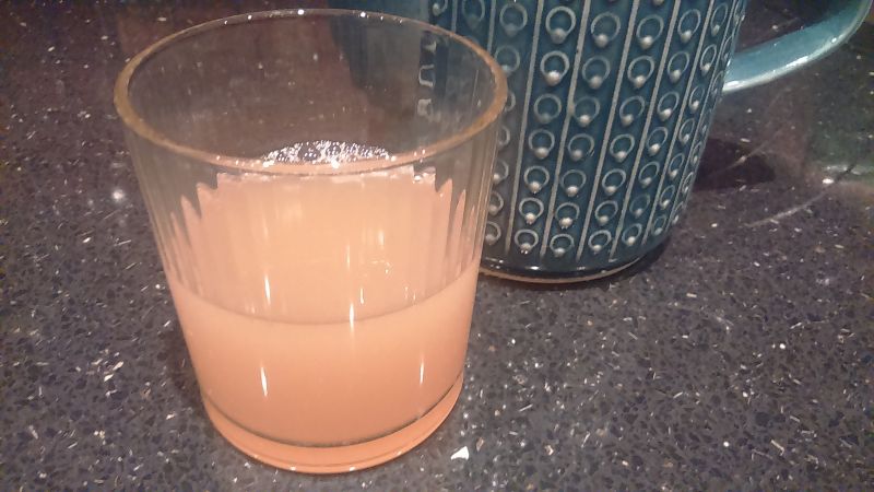 Sok z brzoskwiń, jabłek, gruszek i winogron Sok z brzoskwiń, jabłek, gruszek i winogron