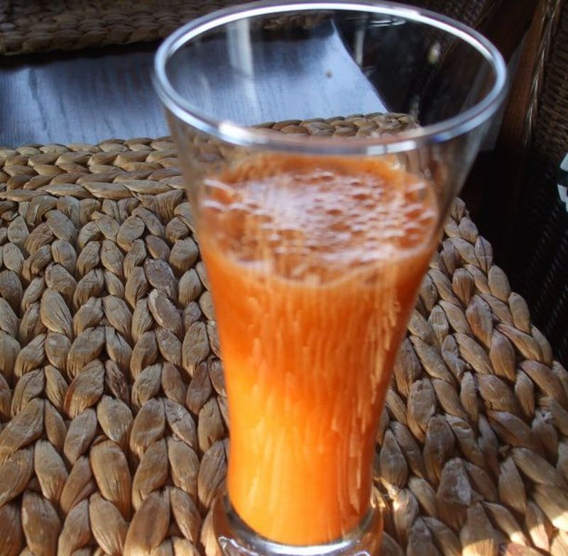 Sok z marchwi i cytrusów