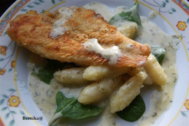 Sola na szpinaku w sosie śmietanowym Sola na szpinaku w sosie śmietanowym