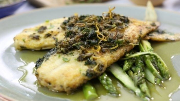 Sola w maśle kaparowym