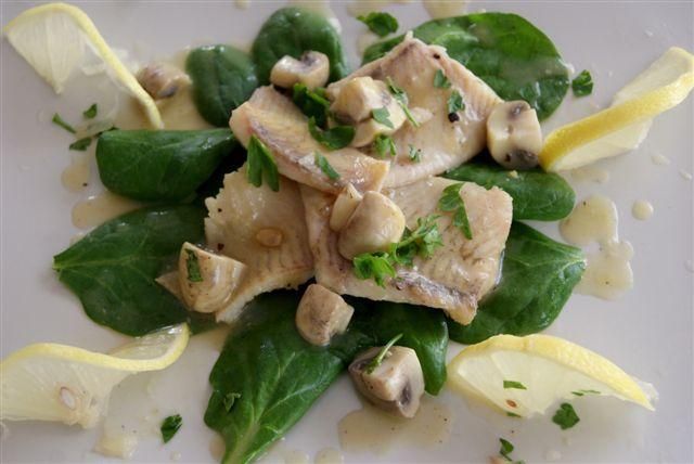 Sola w winie z grzybami