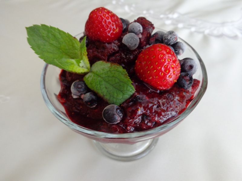 Sorbet jagodowo - truskawkowy z nutą mięty Sorbet jagodowo - truskawkowy z nutą mięty