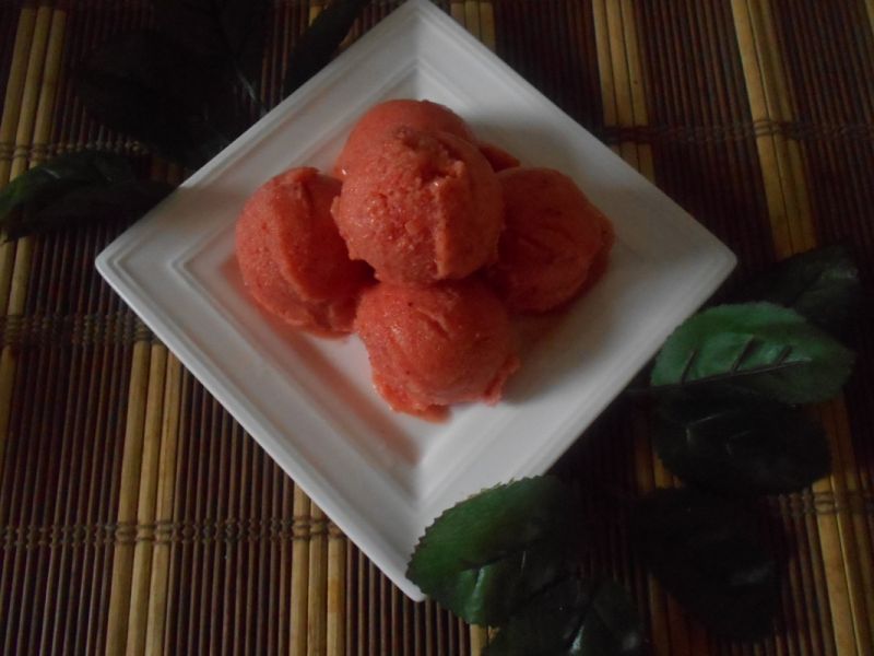 Sorbet z musem morelowym  Sorbet z musem morelowym