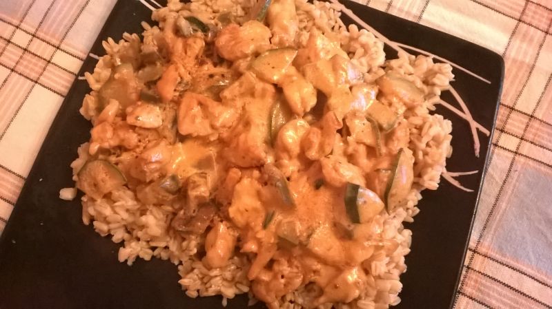 Sos cukiniowo ogórkowym na kaszy owsianej