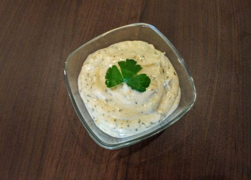 Sos czosnkowo-musztardowy (do pizzy)