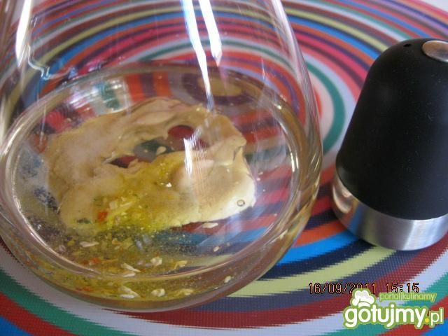 Sos czosnkowy do różnych dań Sos czosnkowy do różnych dań