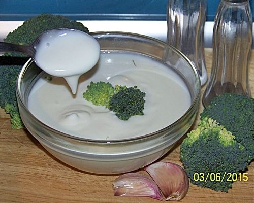 Sos czosnkowy najprostszy