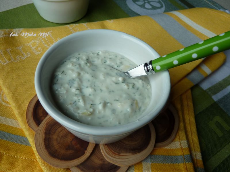 Sos czosnkowy z koperkiem - ostry