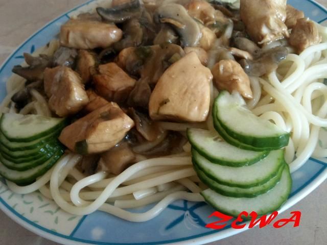 Sos drobiowo - pieczarkowy Sos drobiowo - pieczarkowy