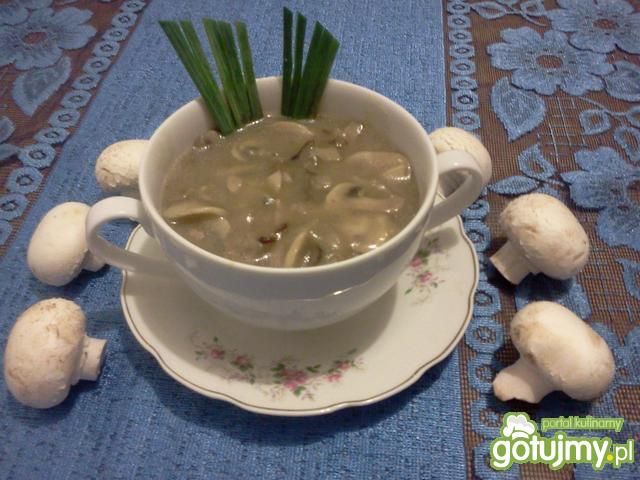 Sos grzybowy pachnący goździkiem Sos grzybowy pachnący goździkiem