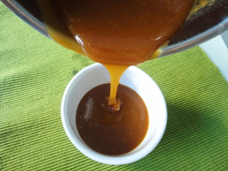 Sos karmelowy z solą