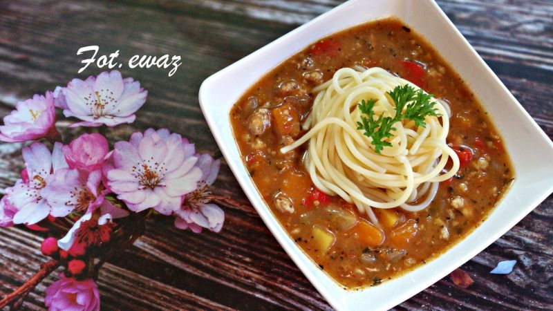 Sos mięsno - dyniowy do makaronu Sos mięsno - dyniowy do makaronu