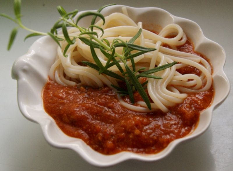 Sos mięsno-pomidorowy a'la bolognese wg Buni Sos mięsno-pomidorowy a'la bolognese wg Buni