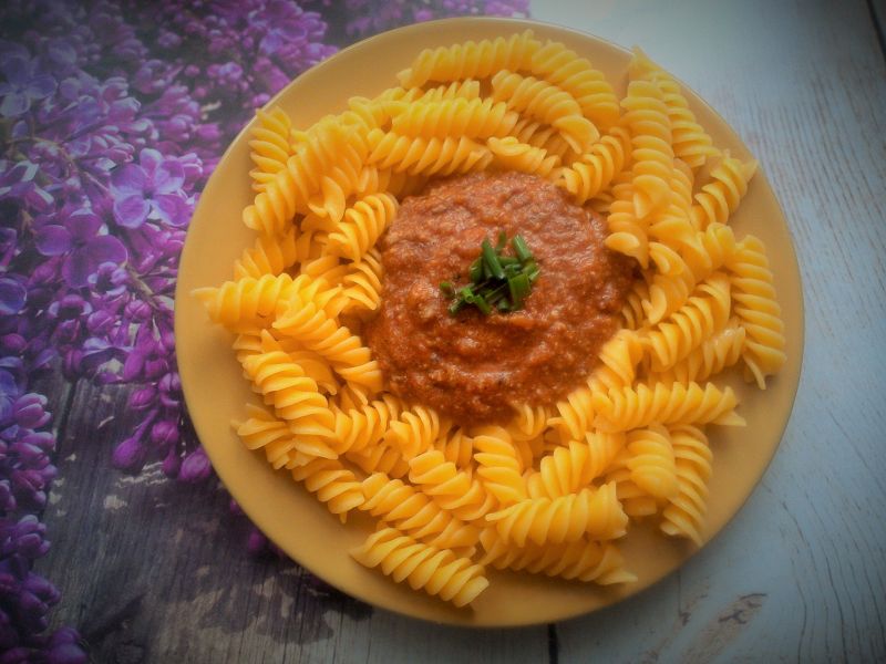 Sos mięsno-pomidorowy do makaronu