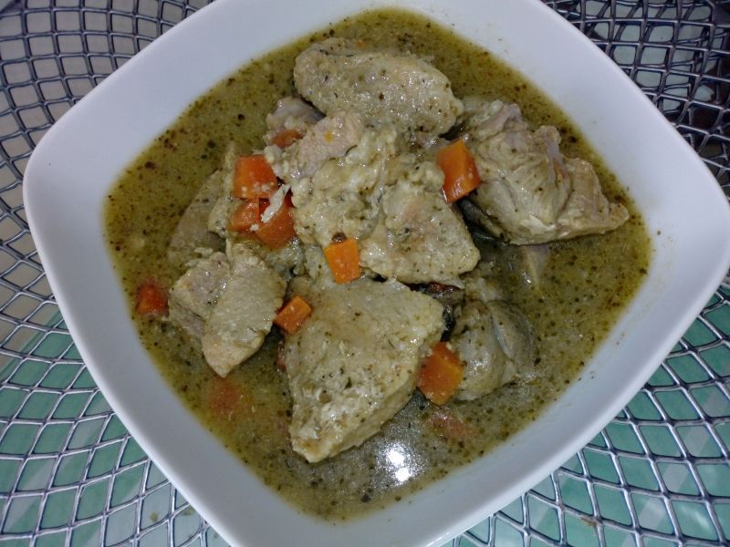 Sos mięsny z włoszczyzną i czosnkiem