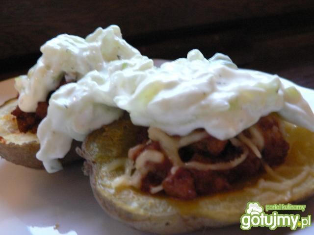 Sos ogórkowo-czosnkowy-śmietankowo Sos ogórkowo-czosnkowy-śmietankowo