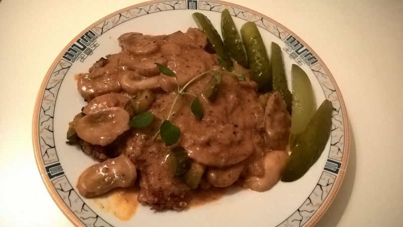 Sos pieczarkowy na mięsie Sos pieczarkowy na mięsie