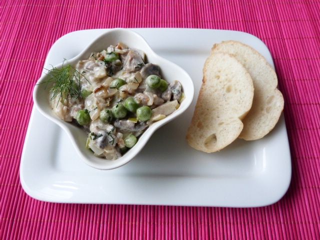 Sos pieczarkowy z groszkiem