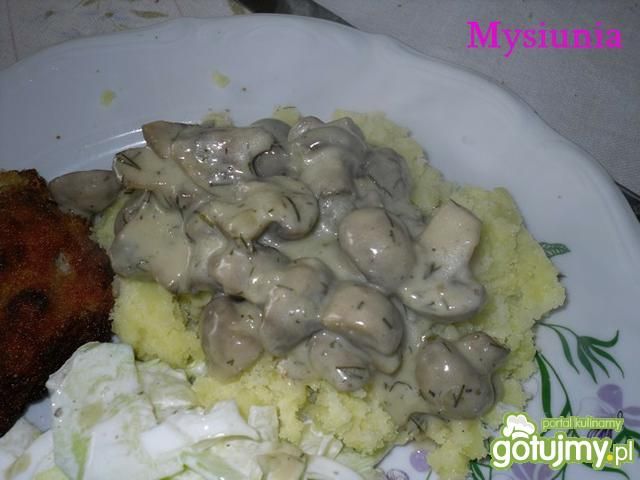 Sos pieczarkowy z koperkiem