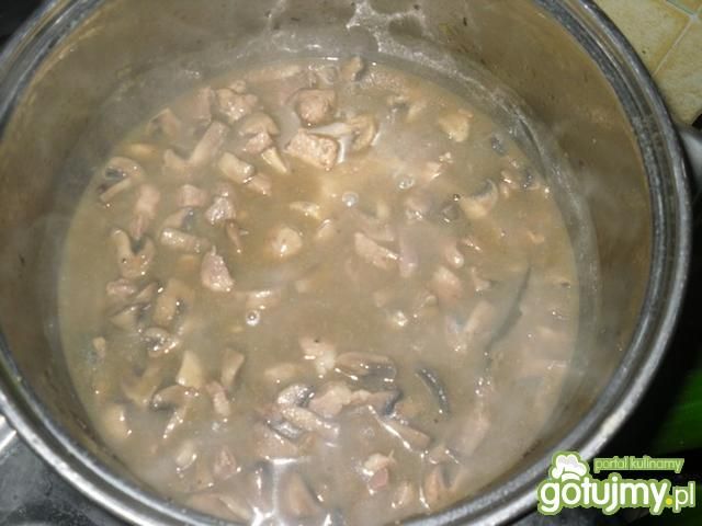 Sos pieczarokowy z mięsem Sos pieczarokowy z mięsem