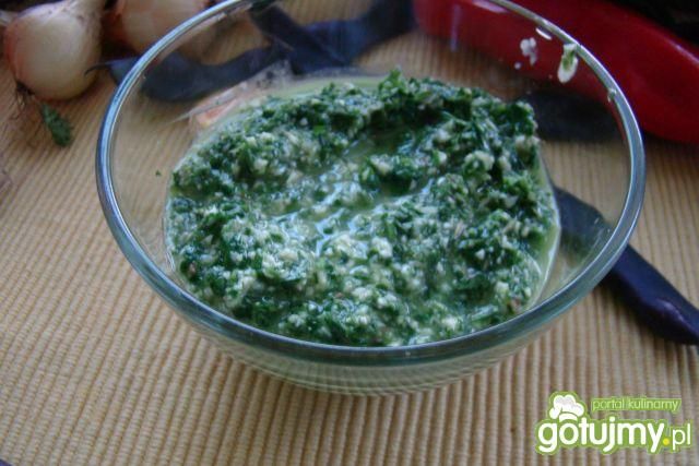 Sos pietruszkowy z parmezanem  Sos pietruszkowy z parmezanem
