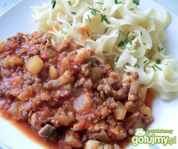 Sos pomidorowy z boczkiem Sos pomidorowy z boczkiem