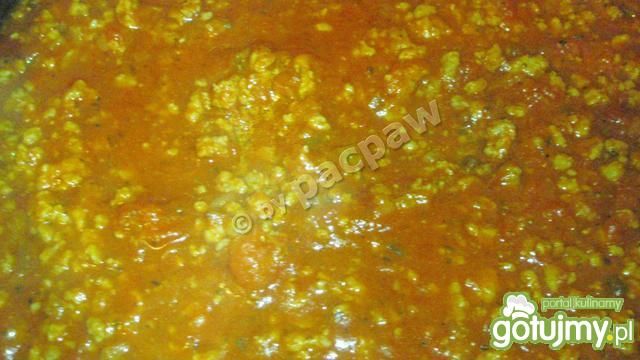 Sos pomidorowy z mielonym mięsem 