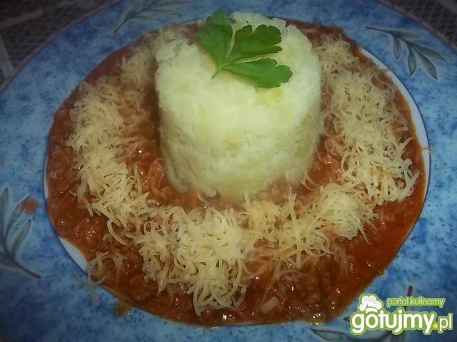 Sos pomidorowy z mięsem