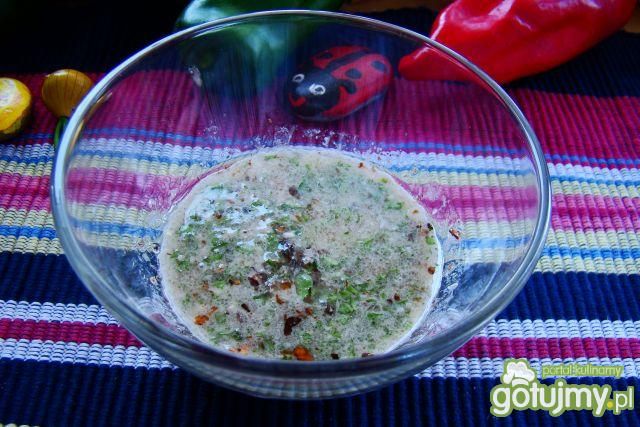 Sos sałatkowy orzechowy Sos sałatkowy orzechowy