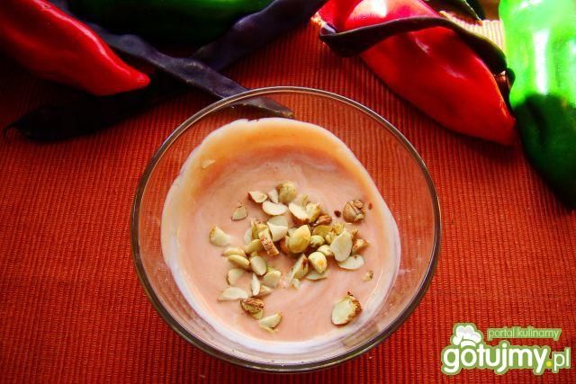 Sos sałatkowy z orzechami laskowymi  Sos sałatkowy z orzechami laskowymi