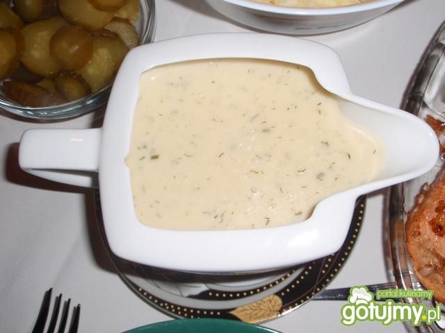 Sos śmietanowo-koperkowy do łososia