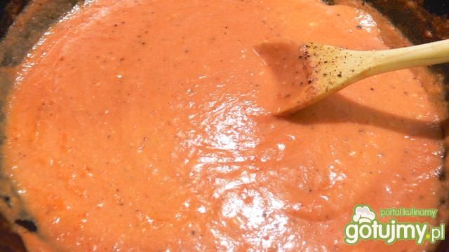 Sos śmietanowo- pomidorowy