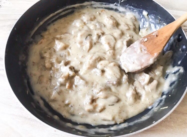 Sos śmietanowy z boczniakami Sos śmietanowy z boczniakami