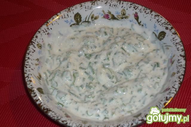 Sos szczypiorkowy z bazylią Sos szczypiorkowy z bazylią