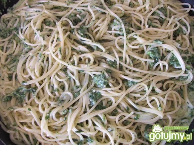 Sos szpinakowy do makaronu :)