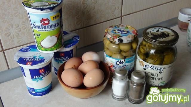 Sos tatarski podany z jajkami