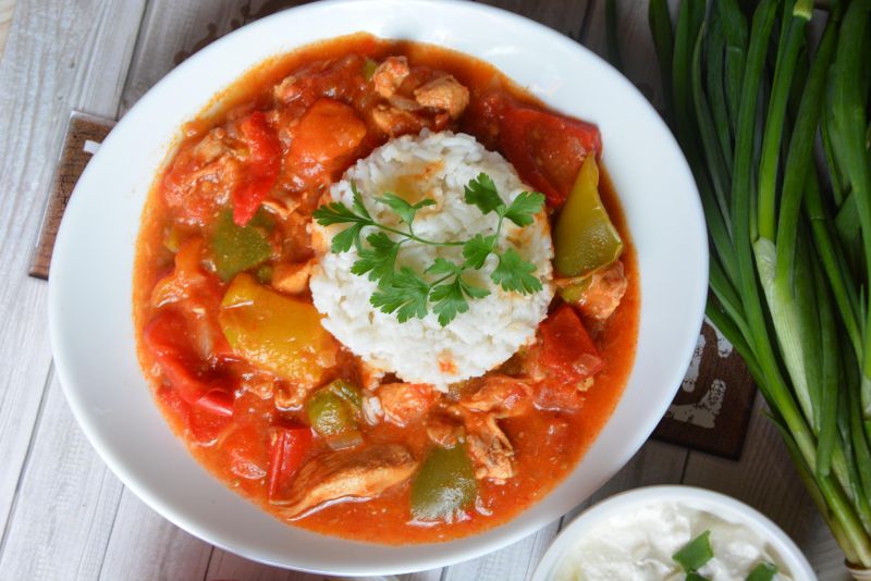 Sos węgierski z kurczakiem Sos węgierski z kurczakiem