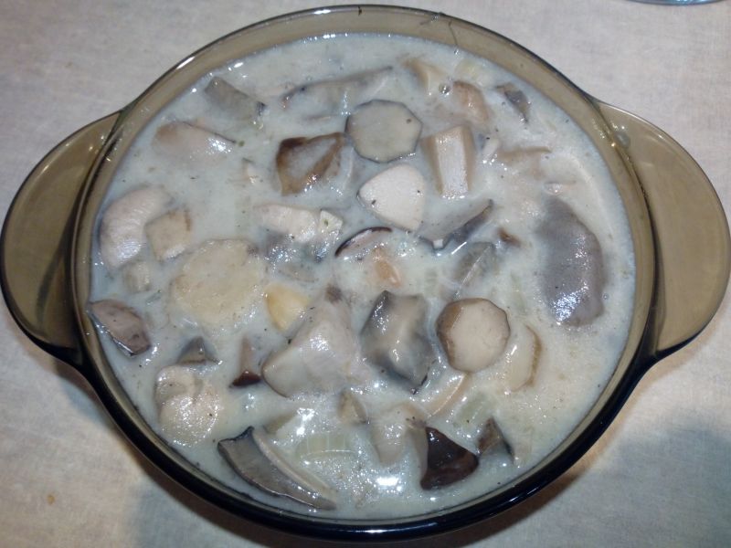 Sos z grzybów leśnych