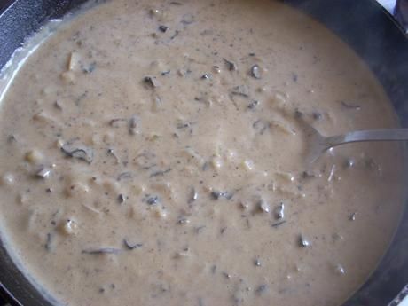 Sos z grzybów suszonych 