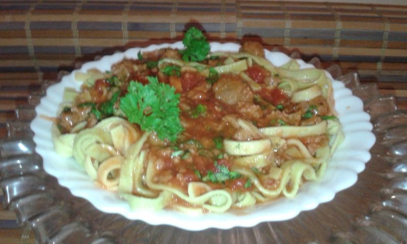 Sos z mięsem mielonym do makaronu.