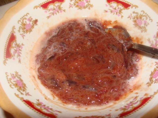 Sos z powideł i mleka Sos z powideł i mleka