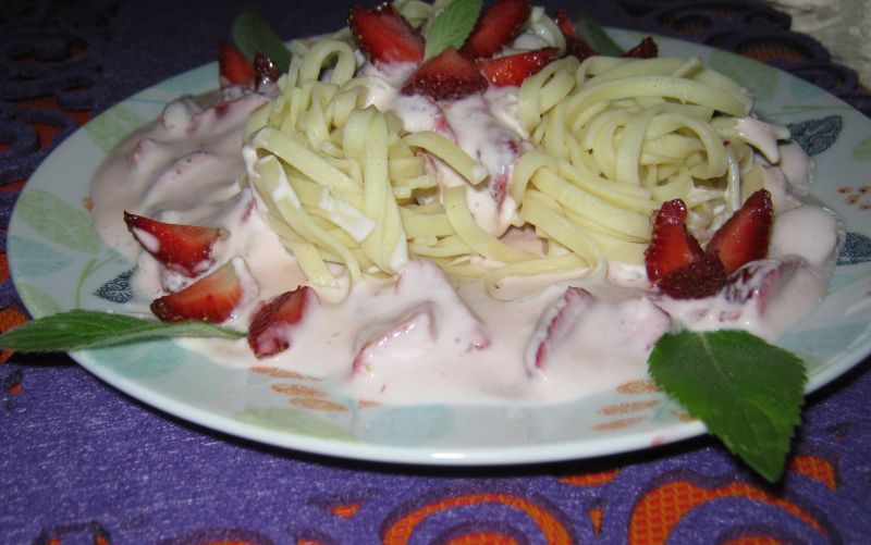 Sos z truskawkami do makaronu