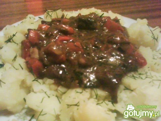 Sos z wieprzowo-grzybowy