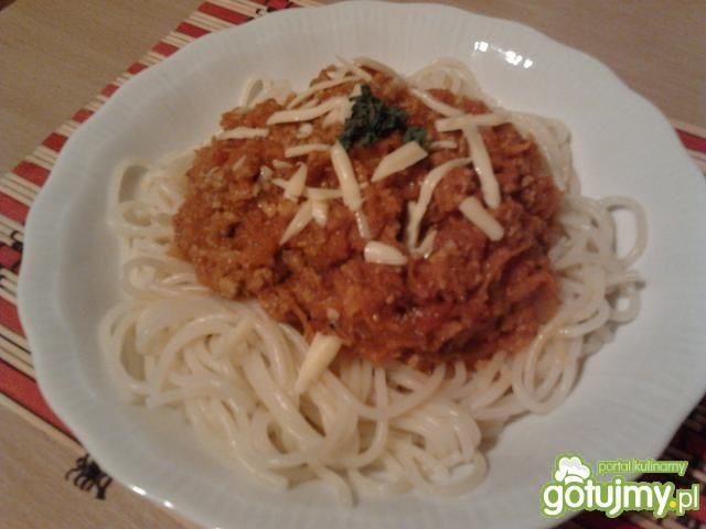 Spagetti po bolońsku