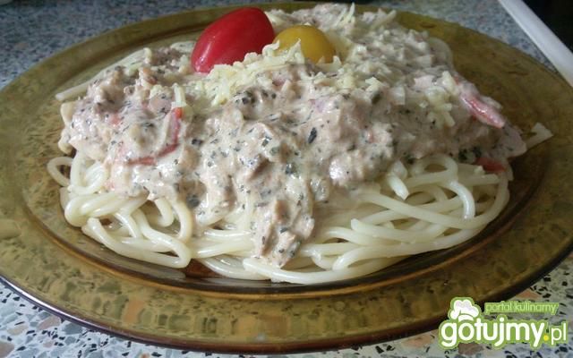 Spaghett zaprzyjaznione z tunczykiem