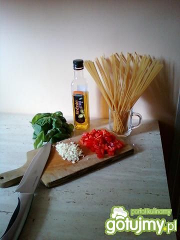 Spaghetti al'a con aglio e olio