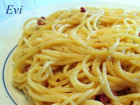 Spaghetti alla carbonara. Spaghetti alla carbonara.